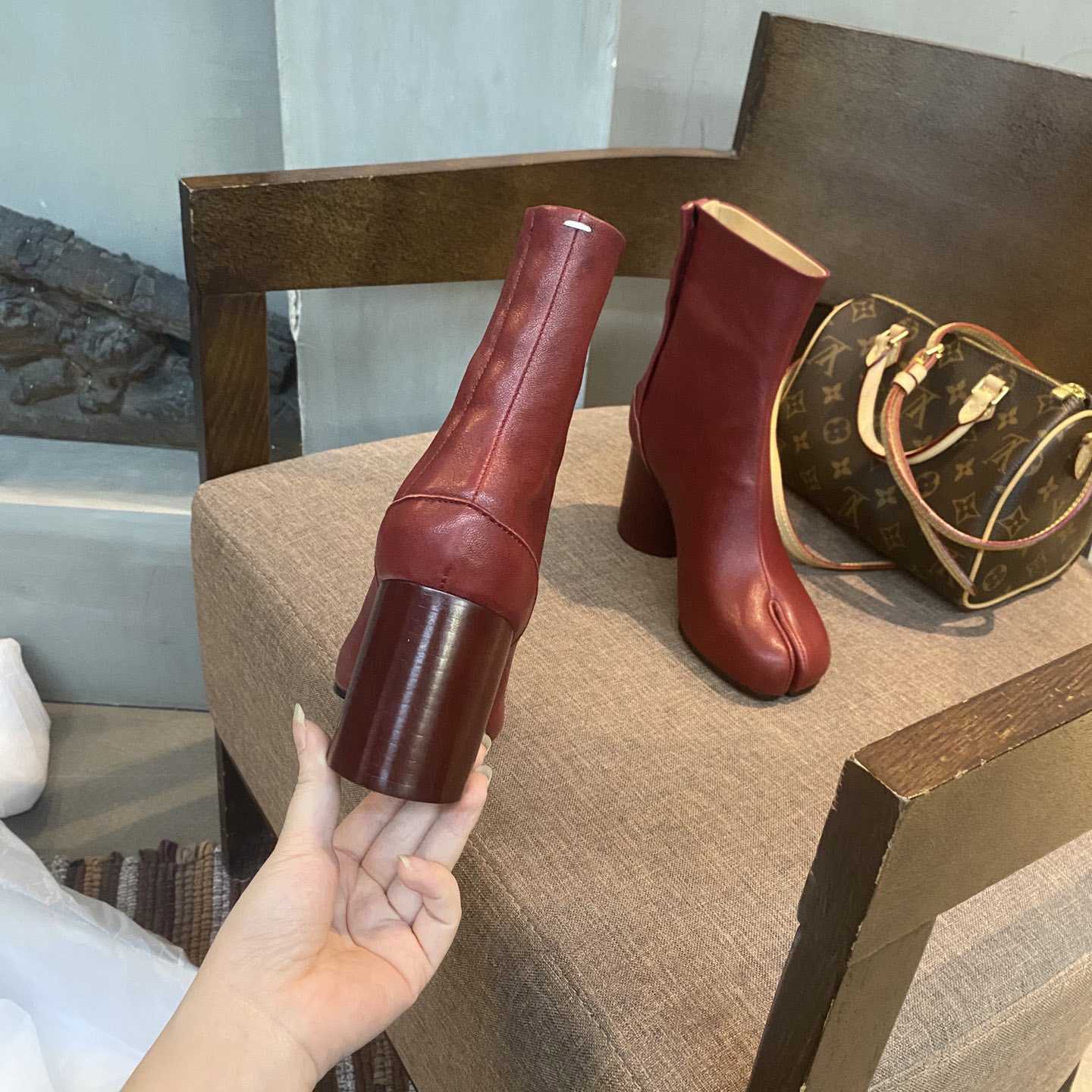 Maison Margiela Tabi Ankle Boots - DesignerGu