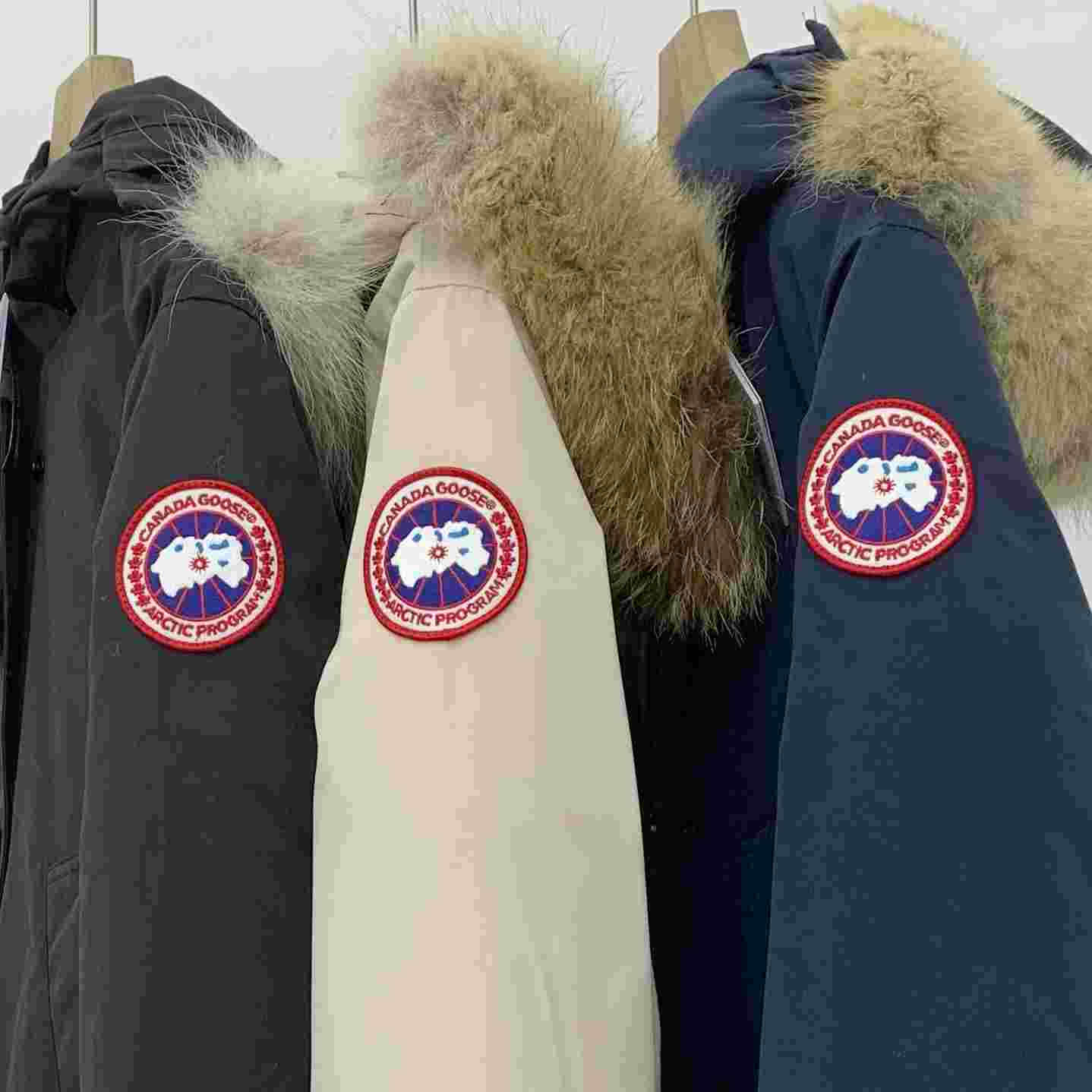 Canada Goose Long Down Jacket - DesignerGu