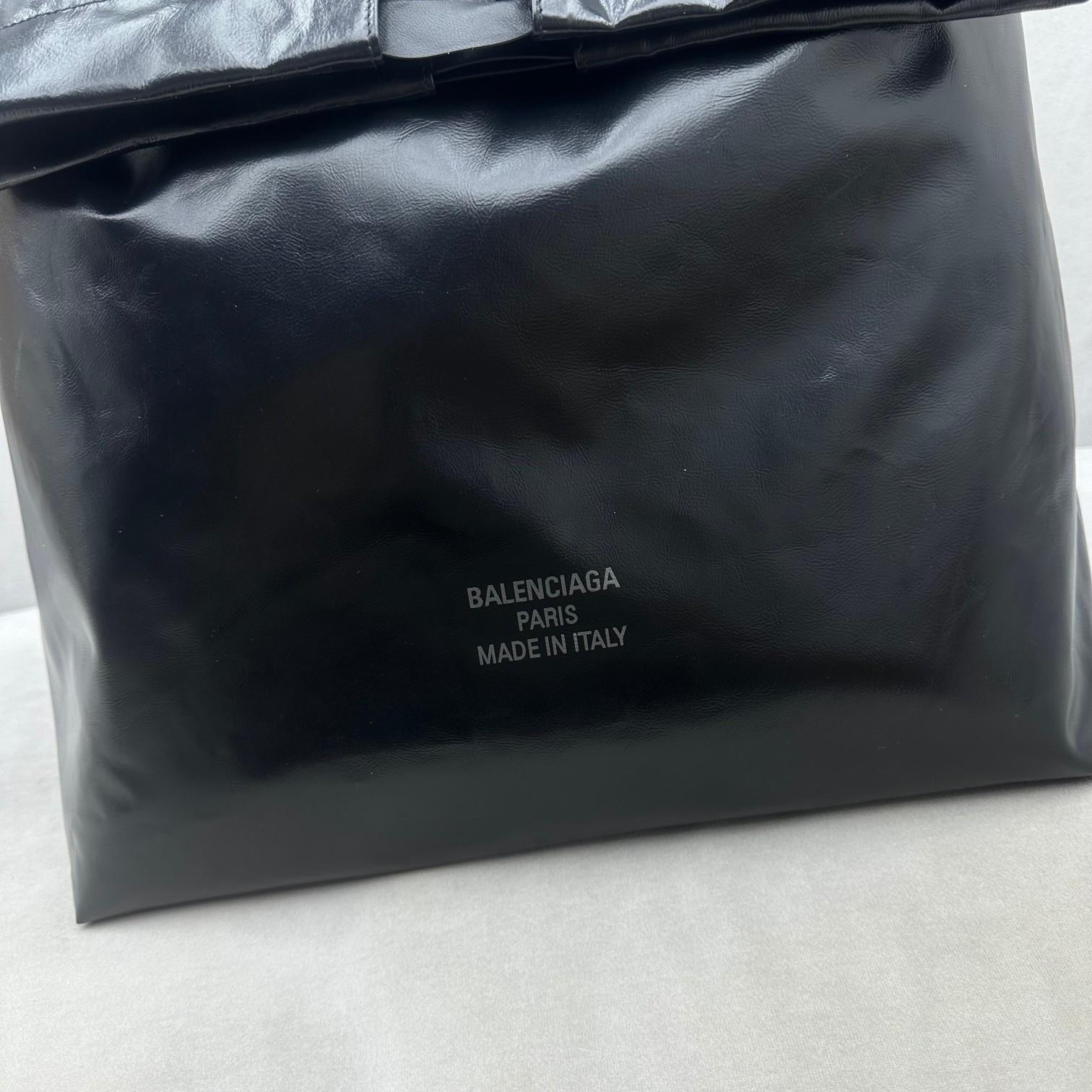 Balenciaga Trash Bag Large Pouch In Black(37-40-52cm) - DesignerGu