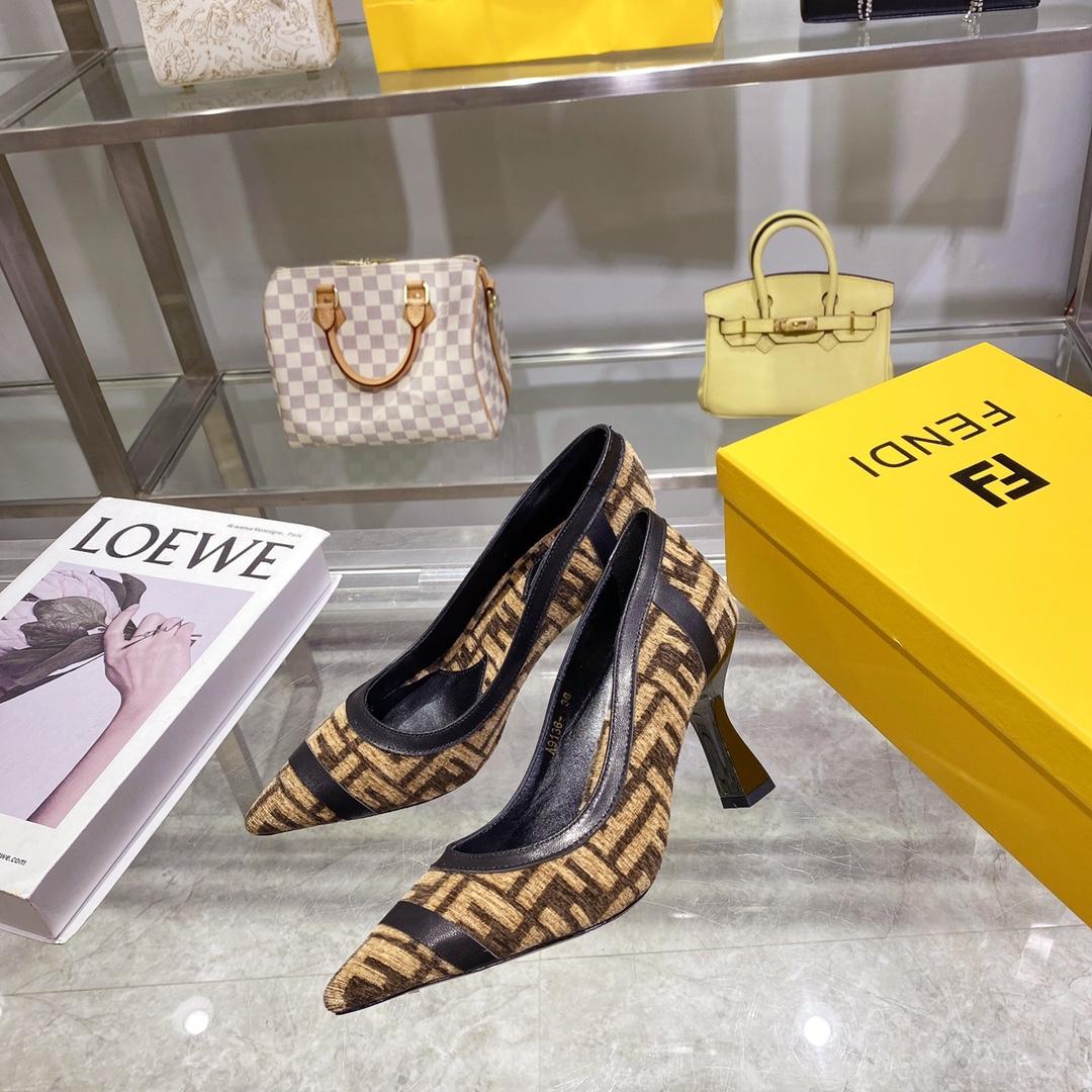 Fendi Baguette Pump - DesignerGu