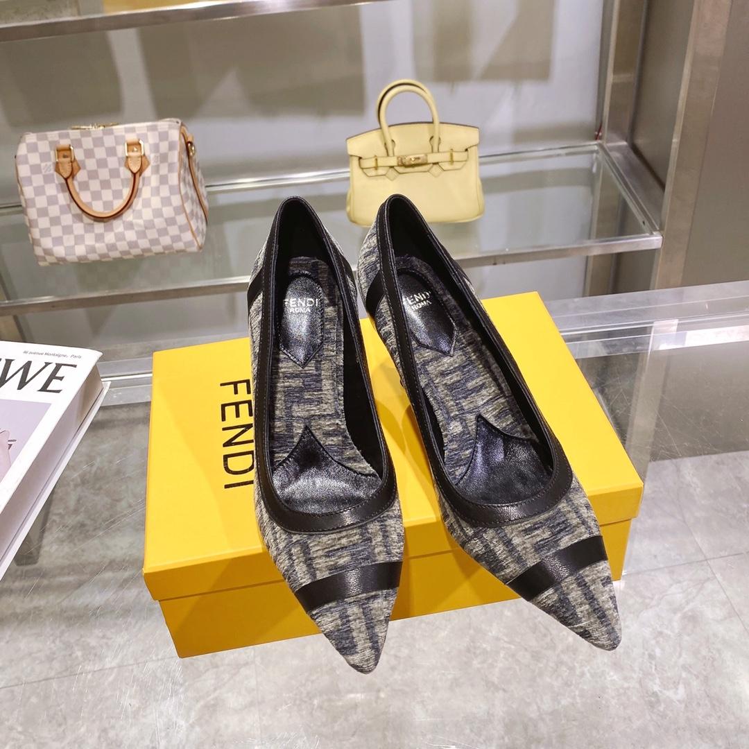 Fendi Baguette Pump - DesignerGu