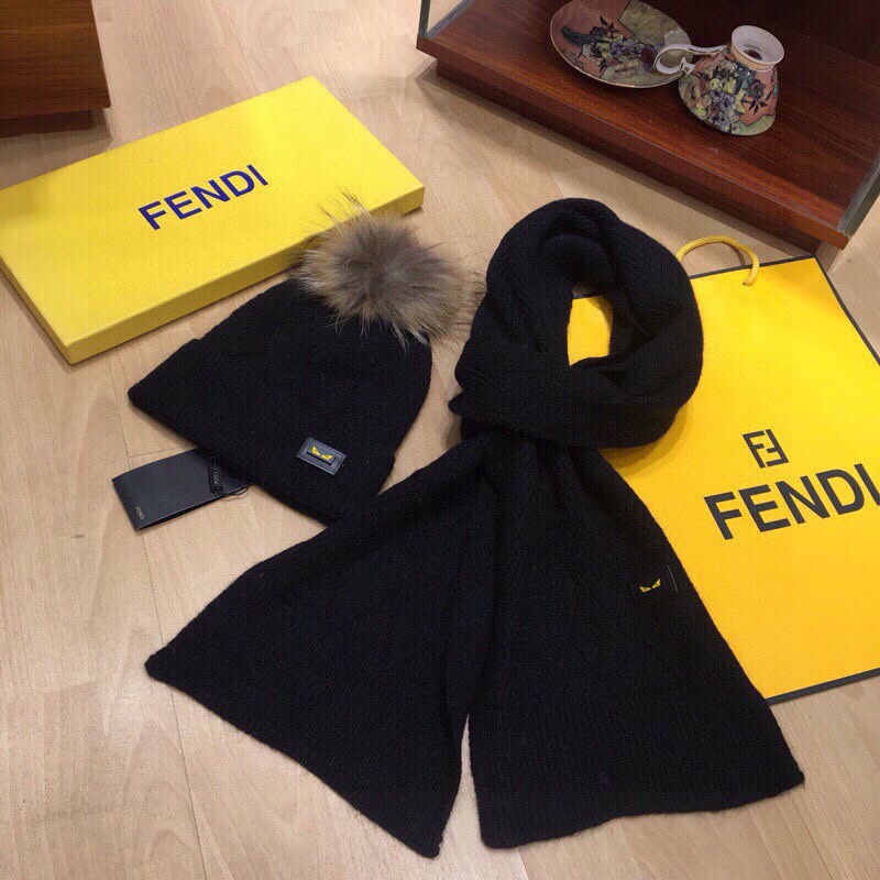 Fendi Wool Hat & Scarf - DesignerGu