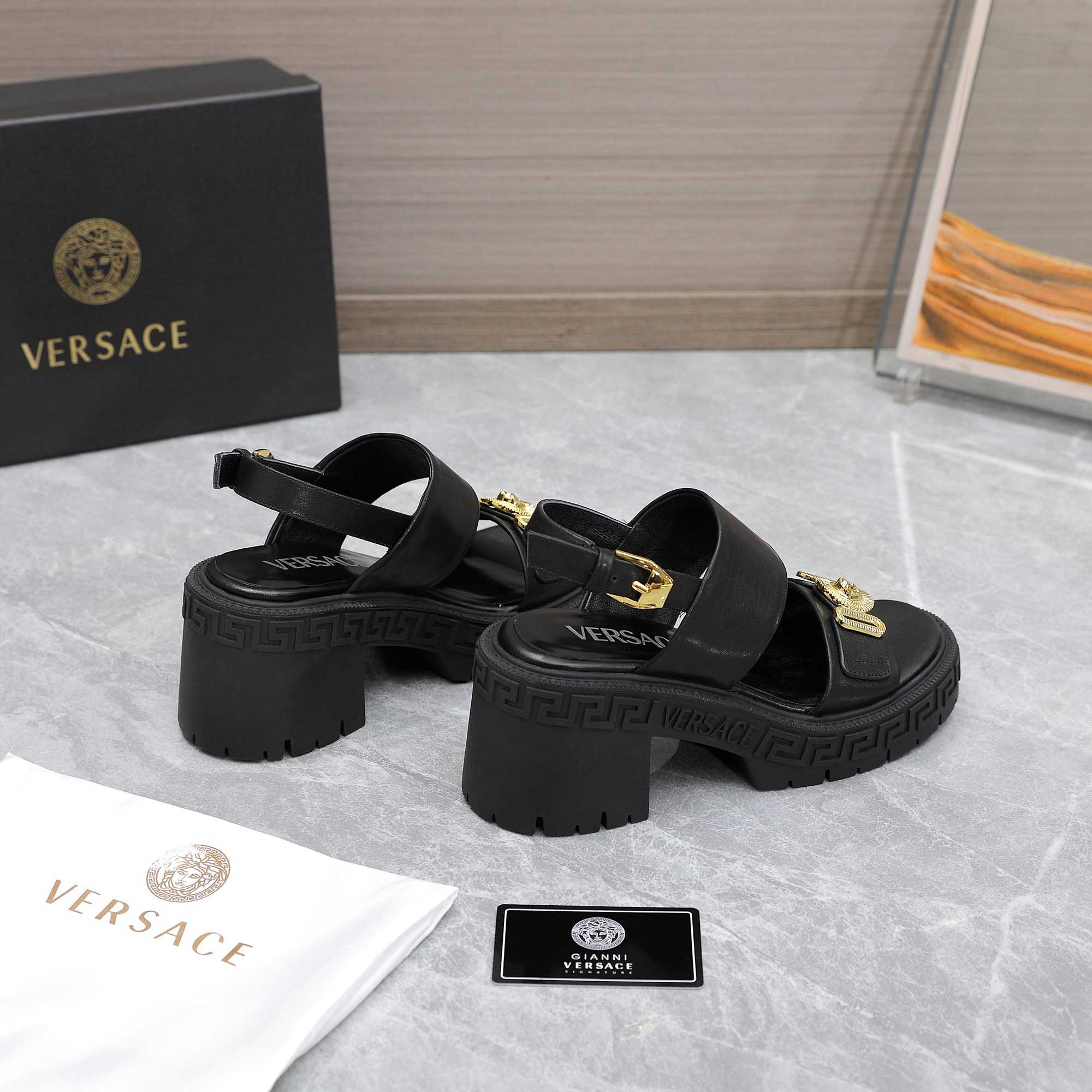 Versace Medusa-Plaque Sandals - DesignerGu