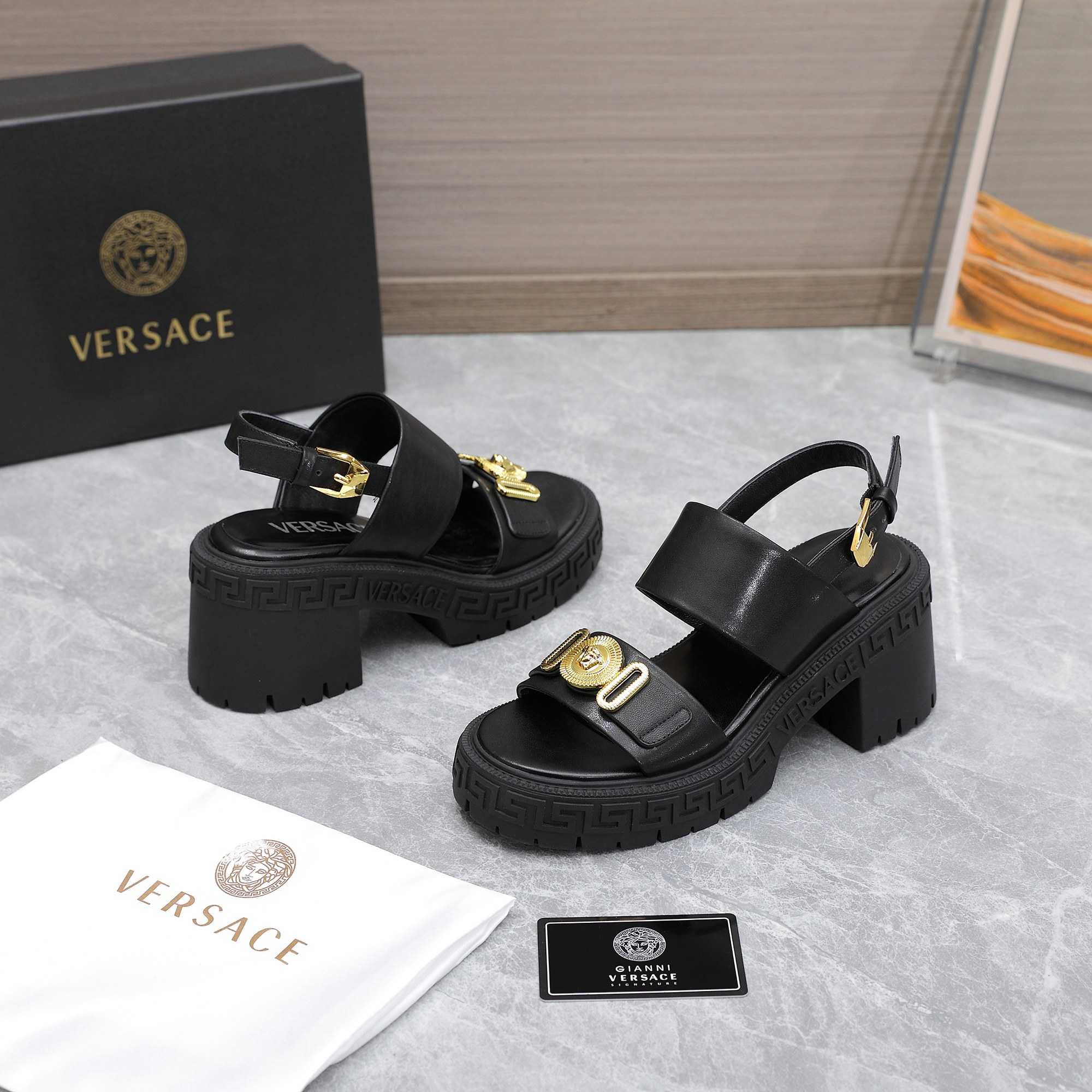 Versace Medusa-Plaque Sandals - DesignerGu