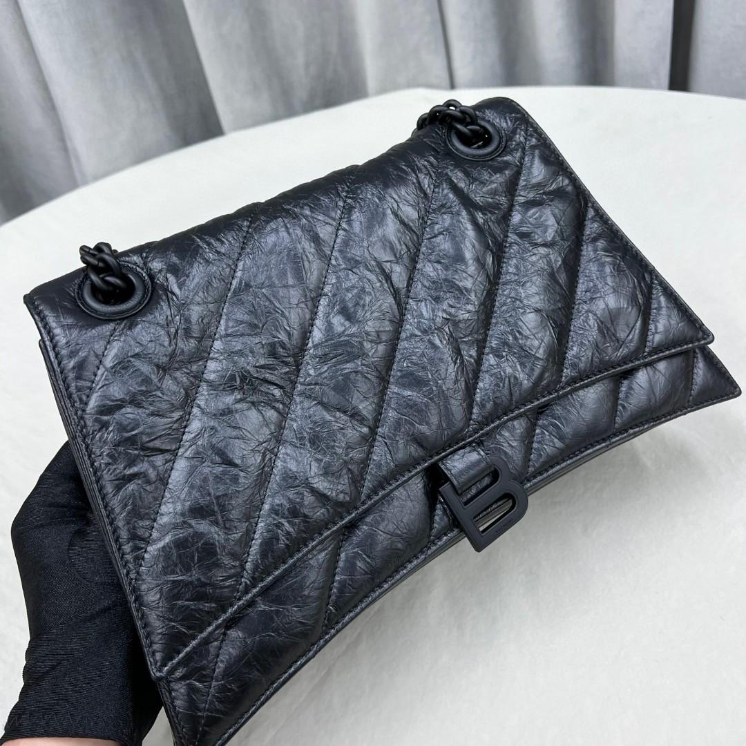 Balenciaga Women's Crush Medium Chain Bag Quilted In Black(31-20-12cm) - DesignerGu