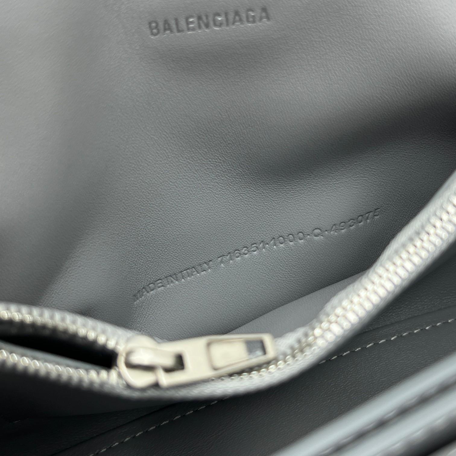 Balenciaga Women's Crush Small Chain Bag Metallized Quilted In Silver (25-15-9.5cm) - DesignerGu