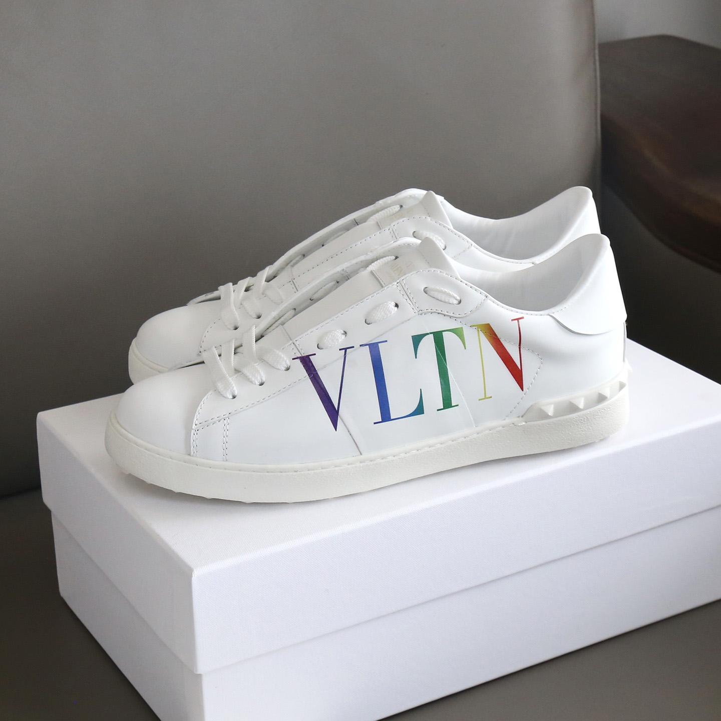 Valenti Garavani Logo Print Sneakers - DesignerGu