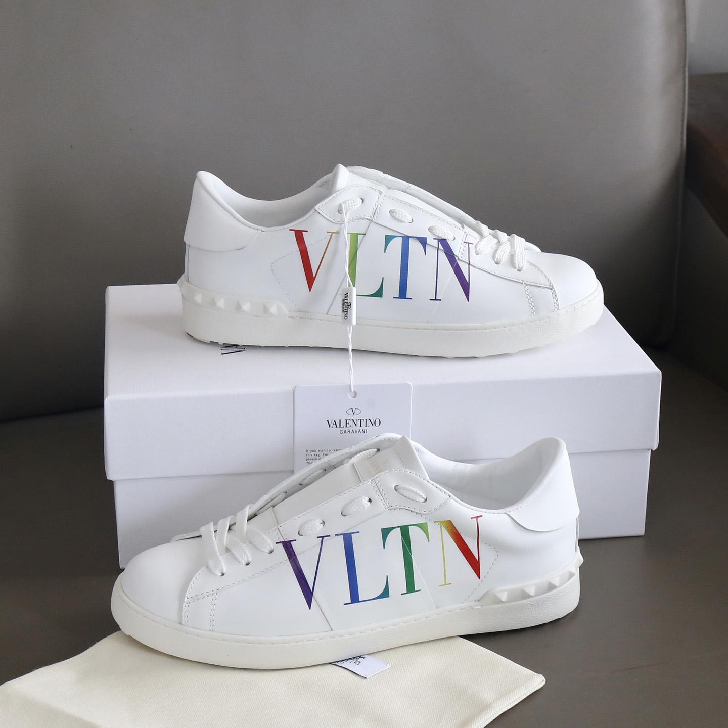 Valenti Garavani Logo Print Sneakers - DesignerGu