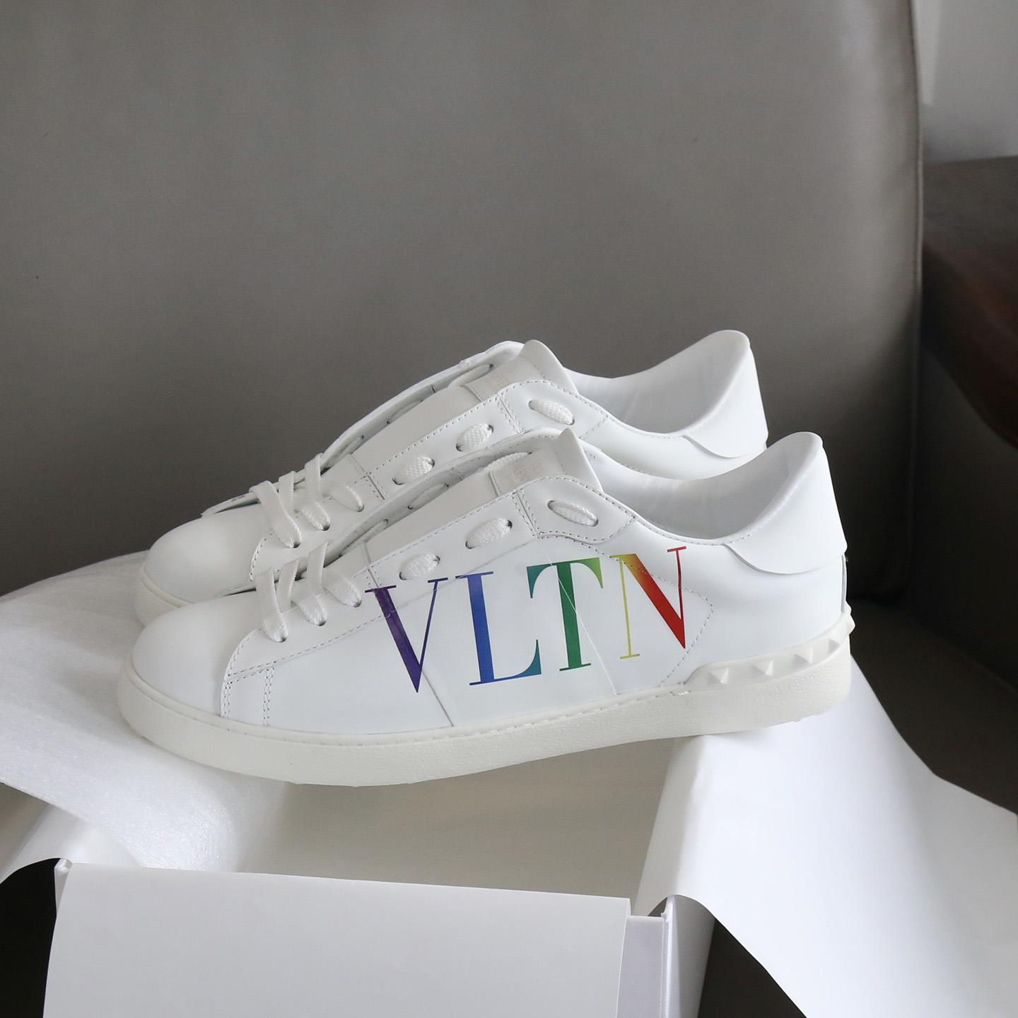 Valenti Garavani Logo Print Sneakers - DesignerGu