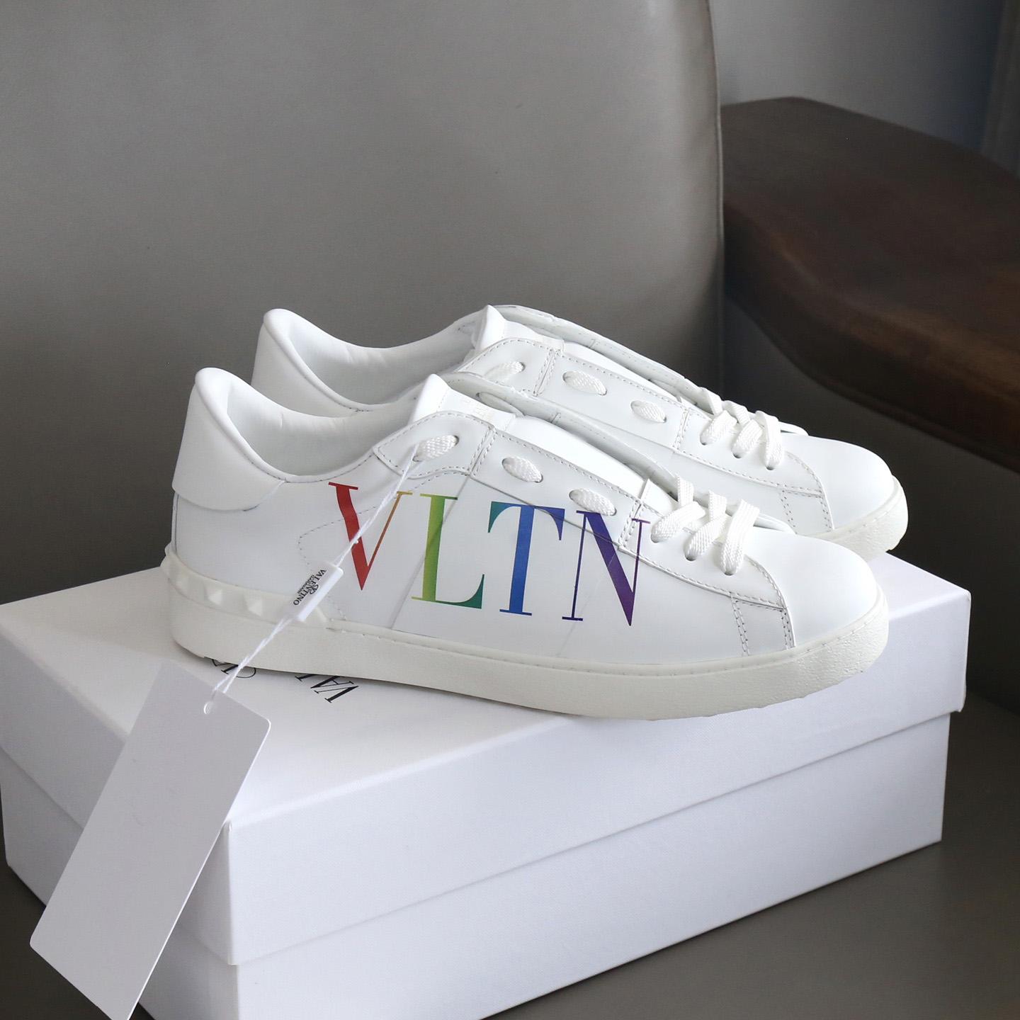 Valenti Garavani Logo Print Sneakers - DesignerGu