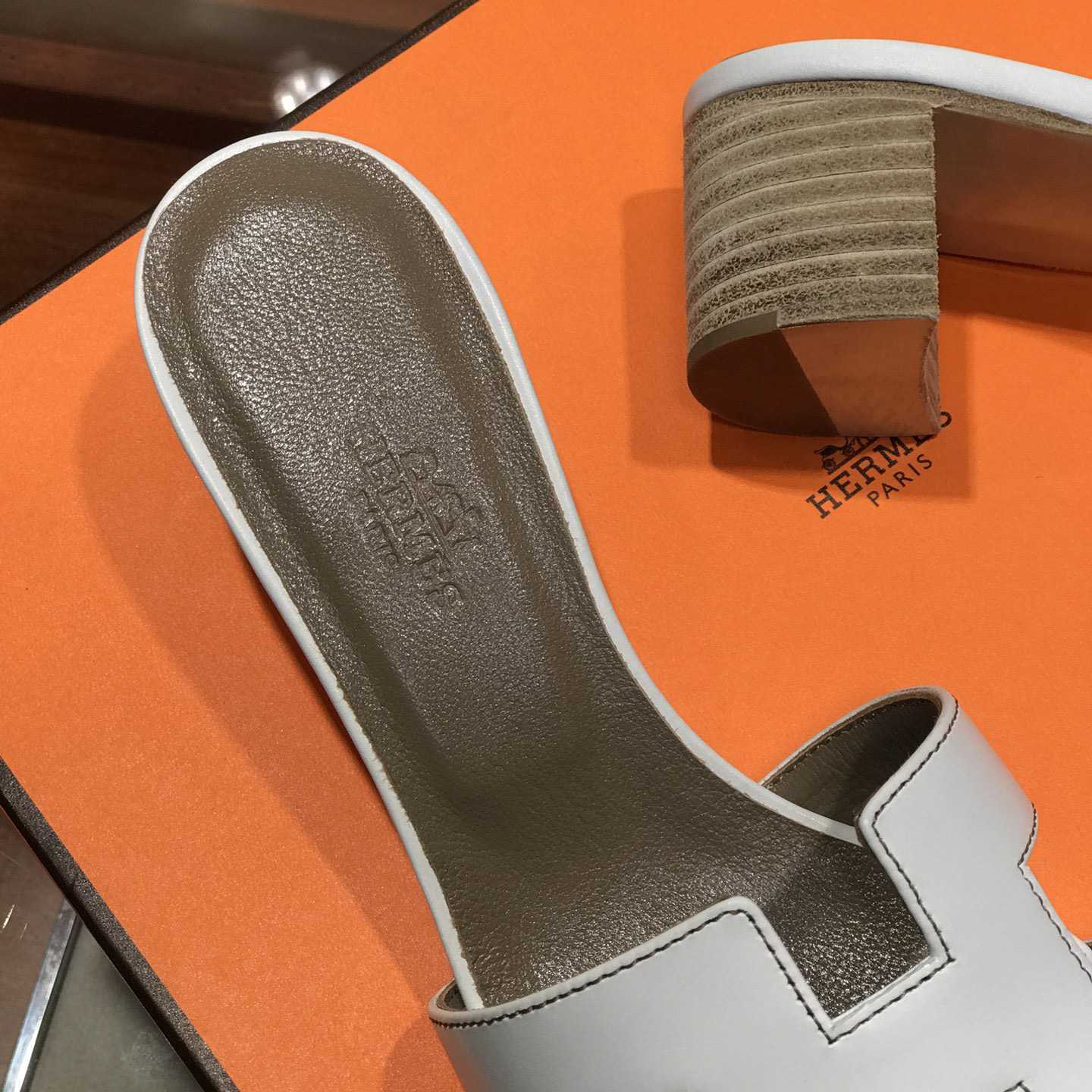 Hermes Oasis Sandal - DesignerGu