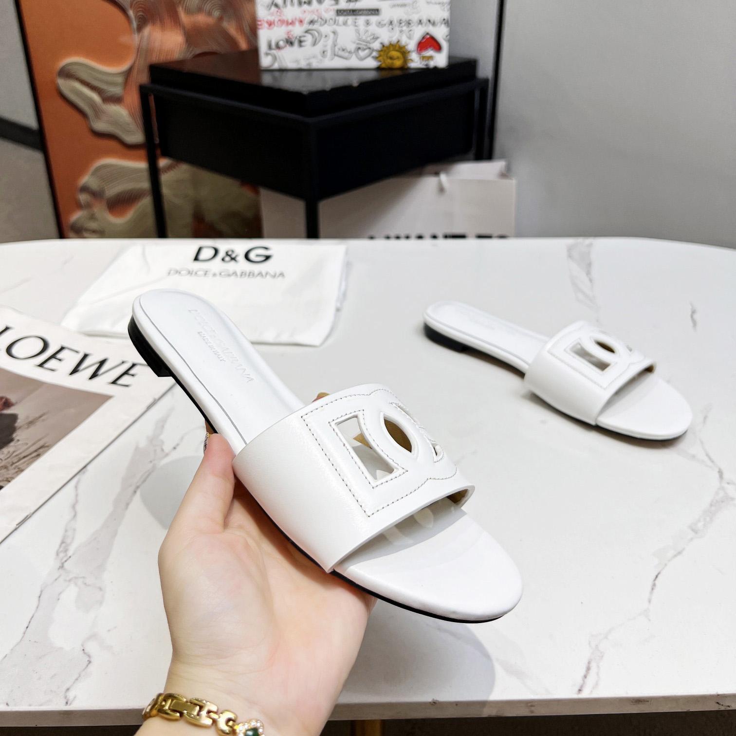 Dolce & Gabbana Calfskin Slides With DG Logo - DesignerGu