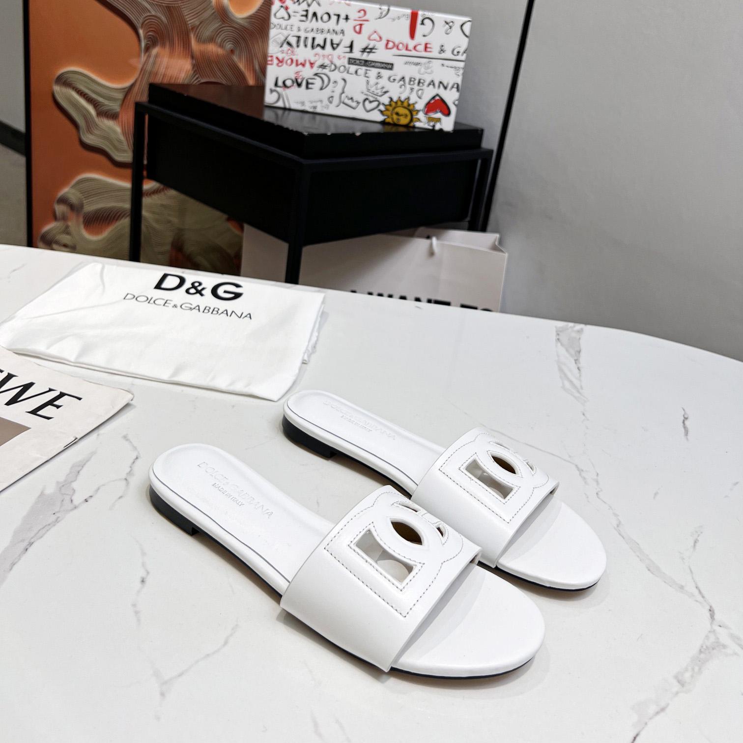 Dolce & Gabbana Calfskin Slides With DG Logo - DesignerGu