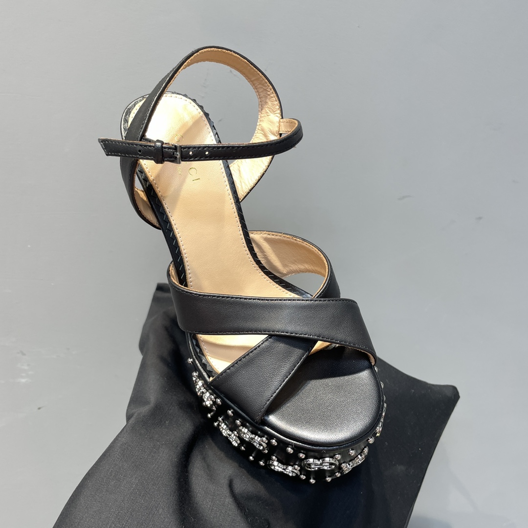 Gucci Women's Interlocking G Studs Sandal - DesignerGu