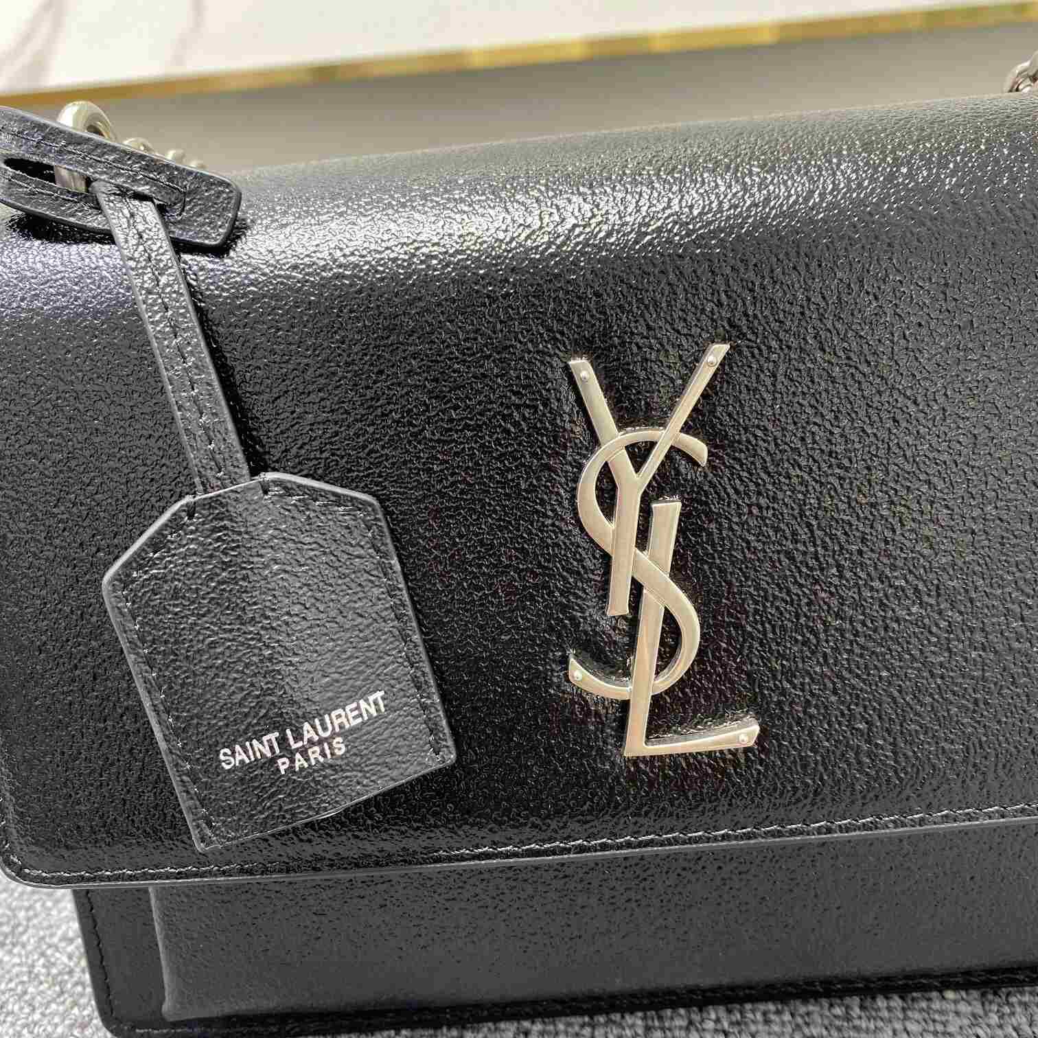 Saint Laurent Sunset Medium Chain Bag In Smooth Leather  - DesignerGu