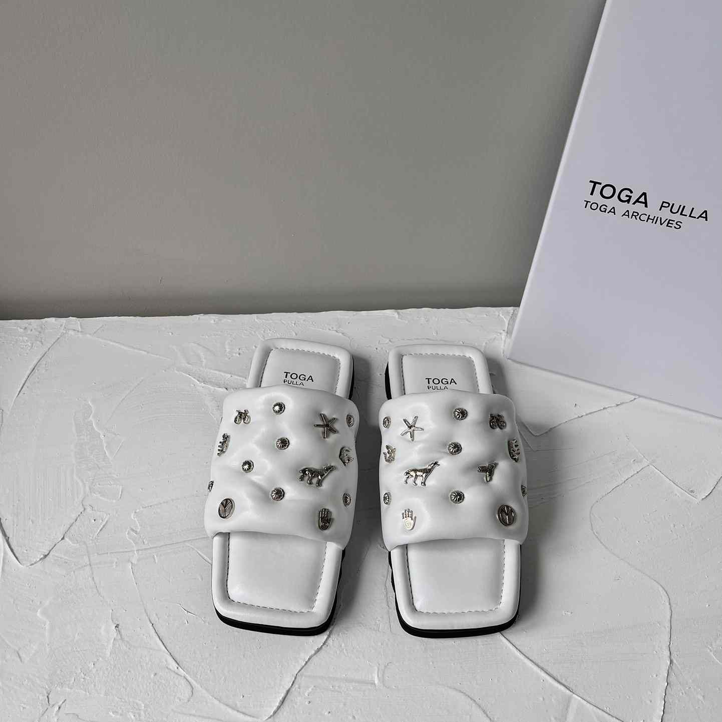 Toga Virilis Leather Slides - DesignerGu