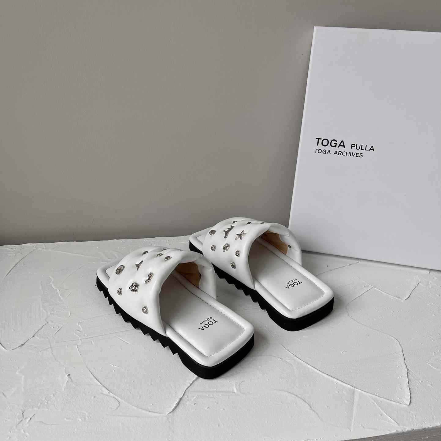 Toga Virilis Leather Slides - DesignerGu