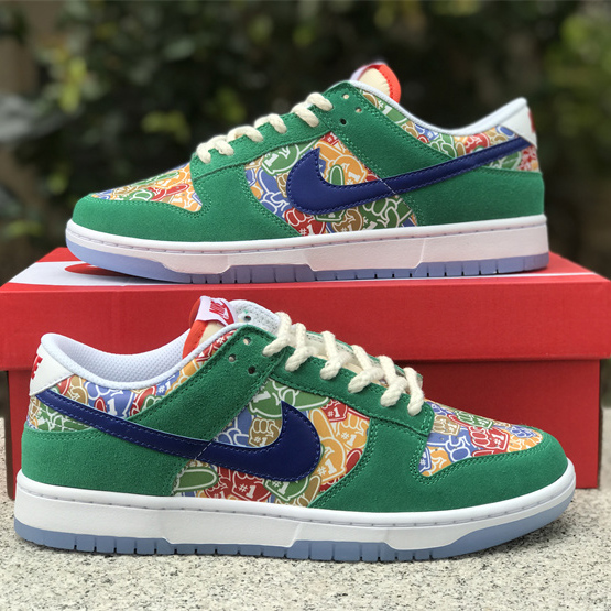 Nike Dunk Low “Foam Finger” Sneaker       DZ5184-300 - DesignerGu