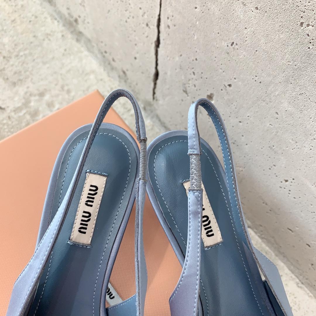 Miu Miu Satin Slingback Pumps - DesignerGu