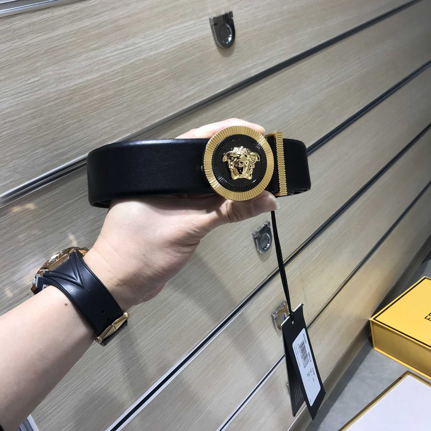 Versace Medusa Leathre Belt    38mm - DesignerGu