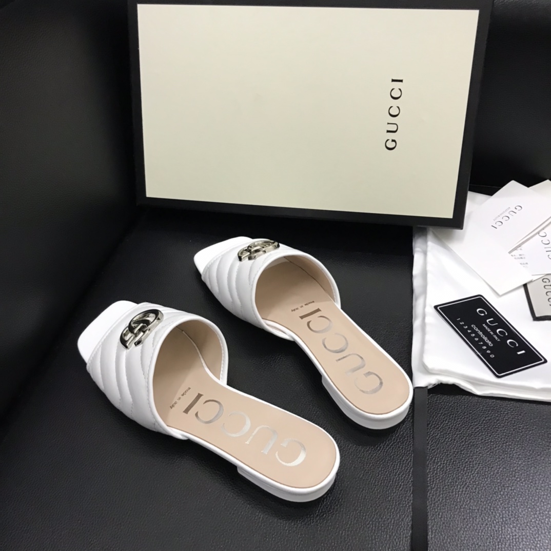 Gucci Women's Slide With Double G - DesignerGu