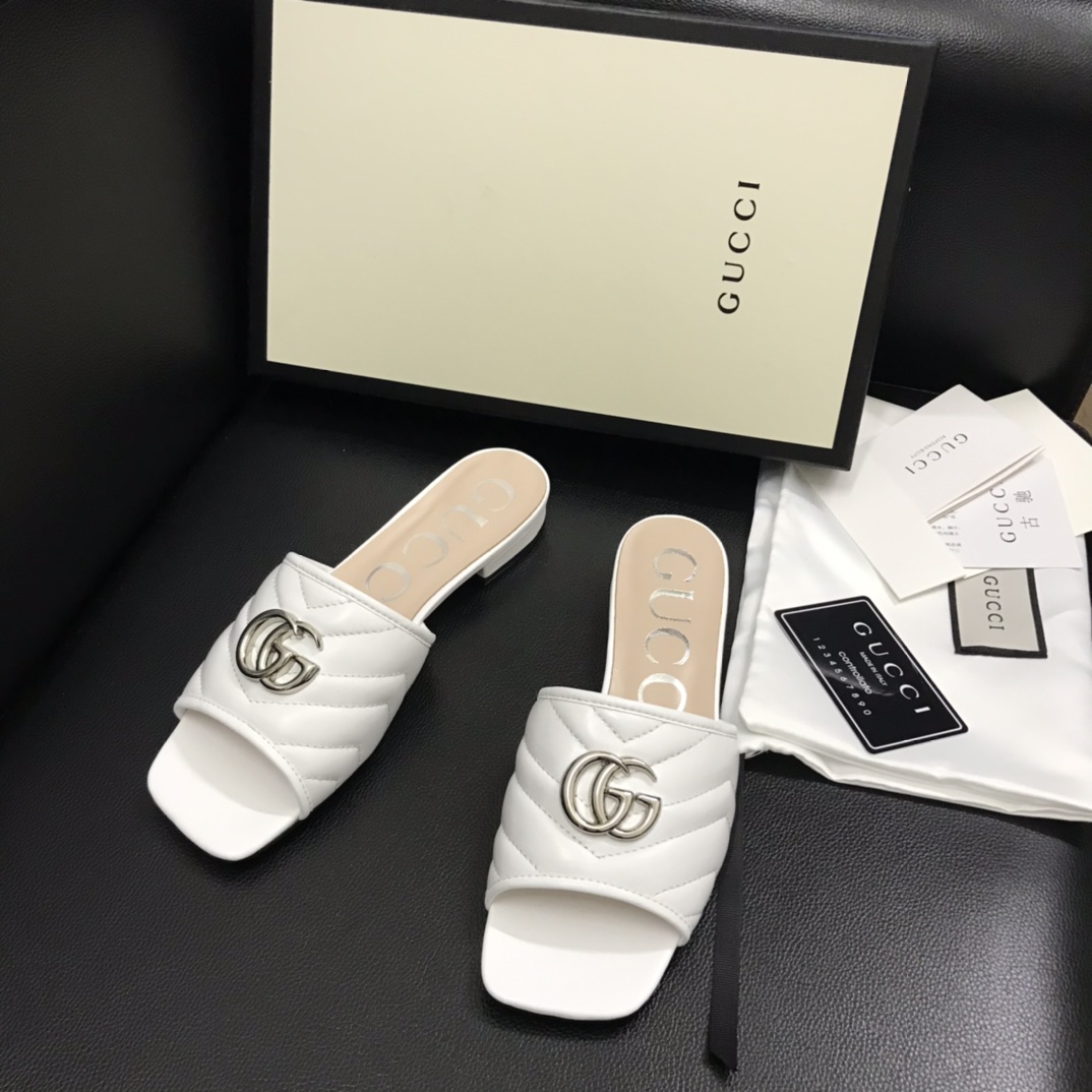 Gucci Women's Slide With Double G - DesignerGu