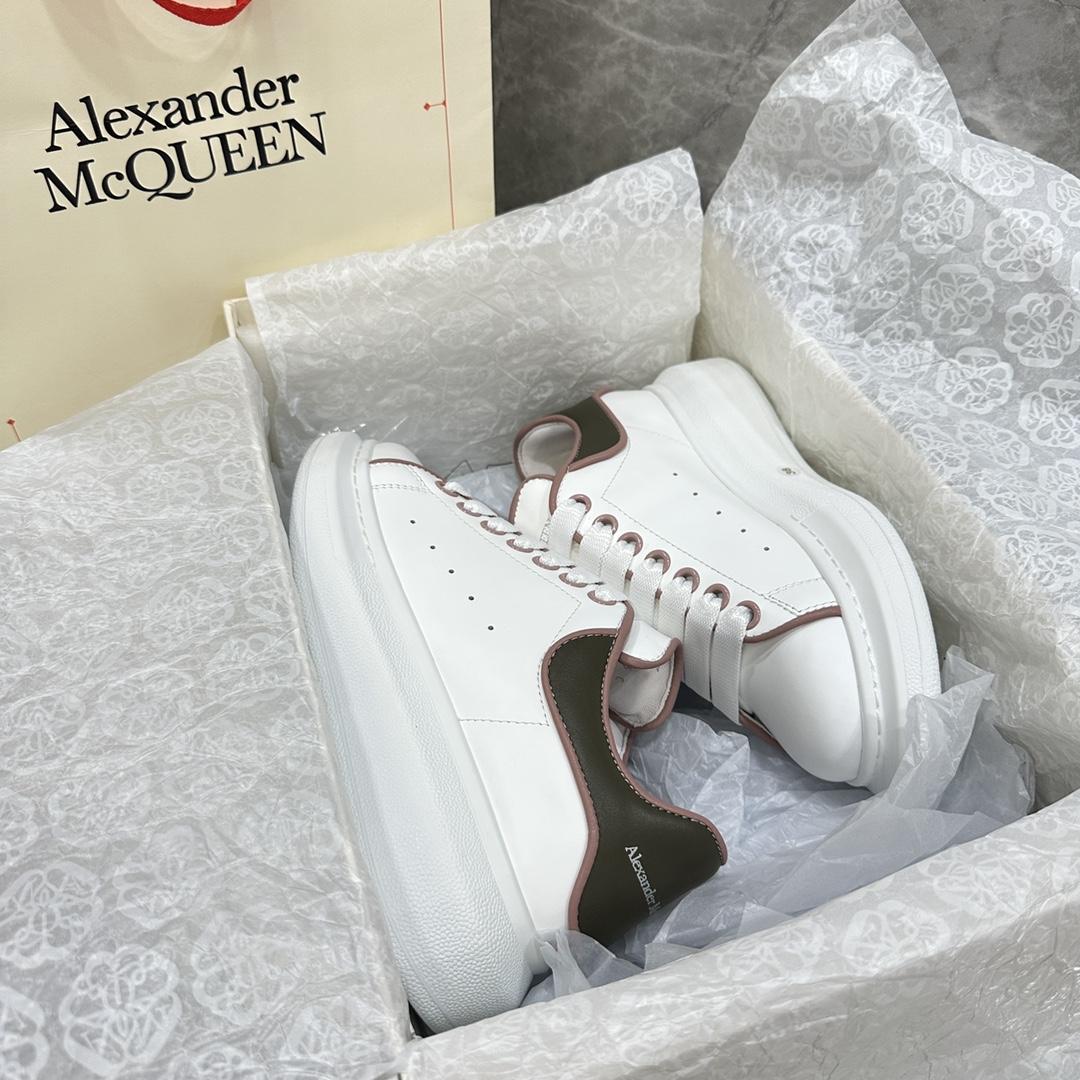 Alexander Mqueen Oversized Sneaker In White - DesignerGu