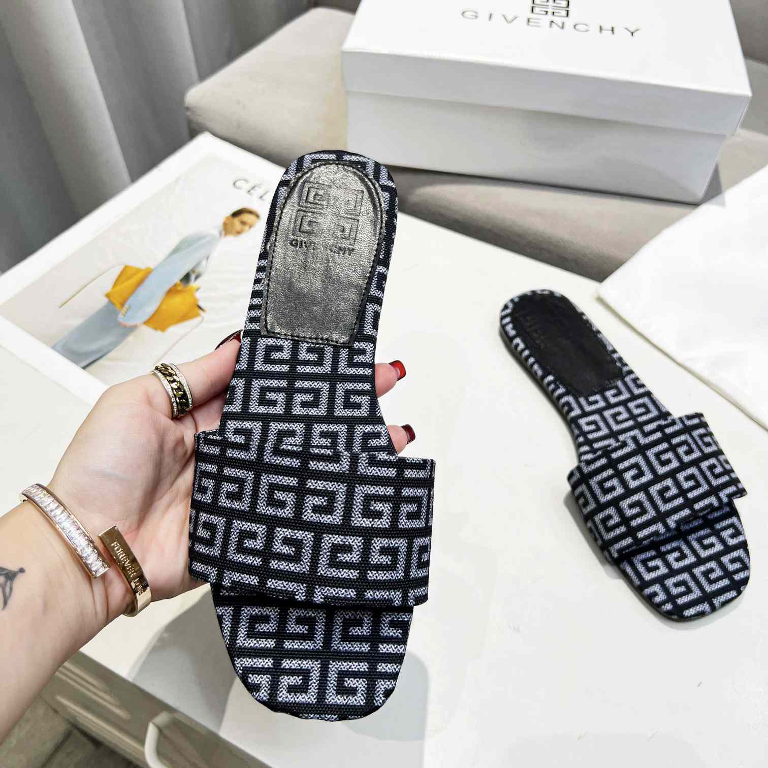 Givenchy 4G Flat Mule Sandals - DesignerGu