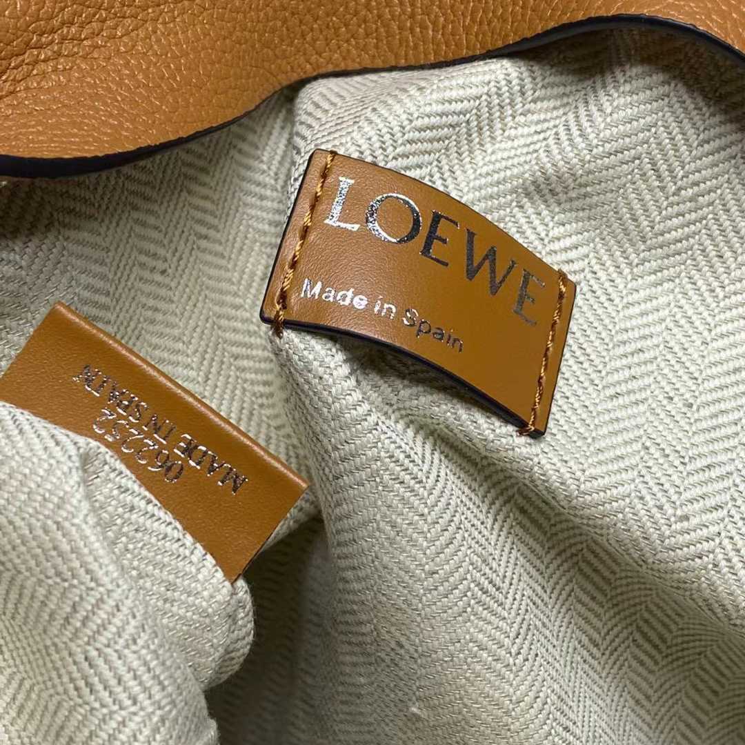 Loewe T Pouch In Grained Calfskin - DesignerGu