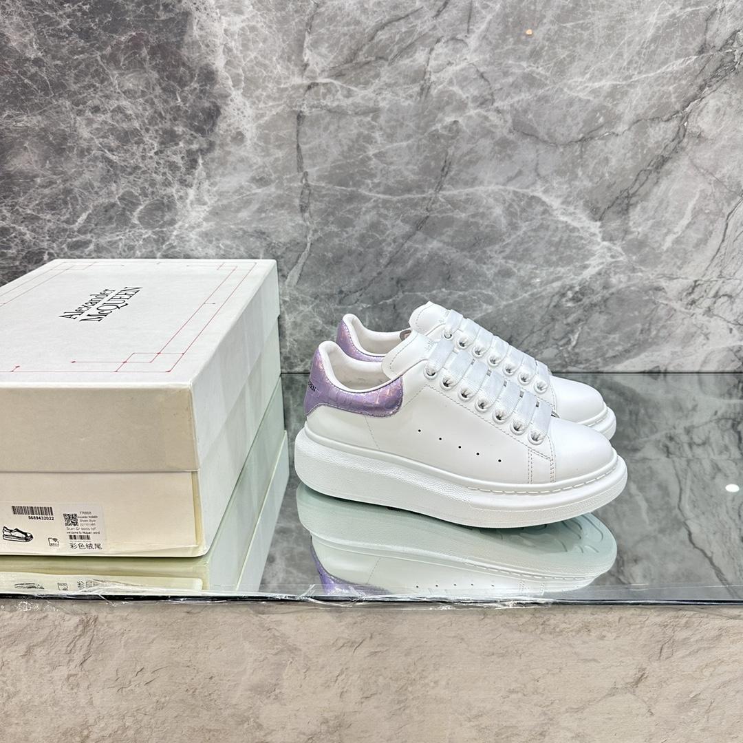 Alexander Mqueen Oversized Sneaker In White - DesignerGu