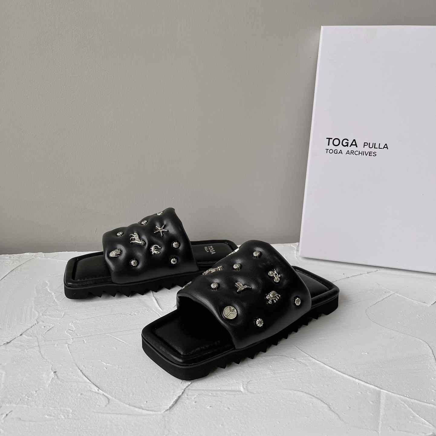 Toga Virilis Leather Slides - DesignerGu