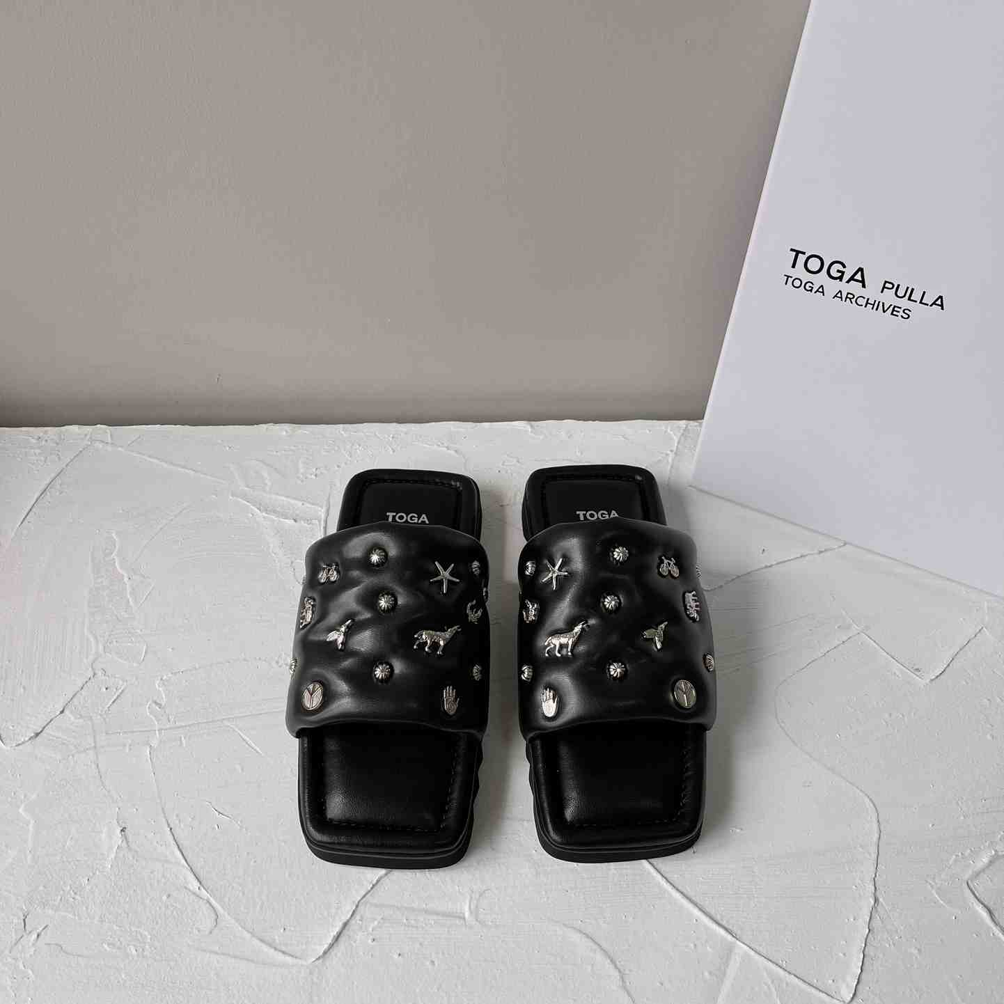 Toga Virilis Leather Slides - DesignerGu