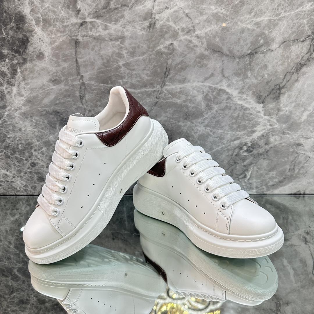 Alexander Mqueen Oversized Sneaker In White - DesignerGu