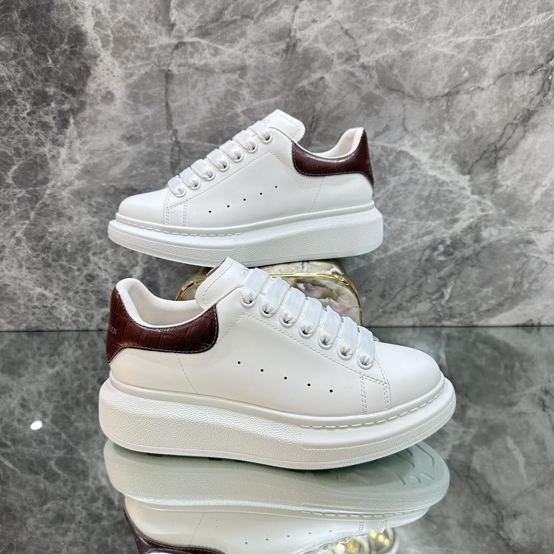 Alexander Mqueen Oversized Sneaker In White - DesignerGu