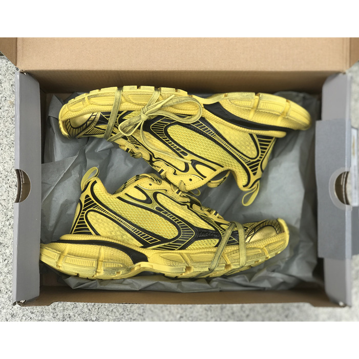 Balenciaga 3XL Trainers In Yellow - DesignerGu