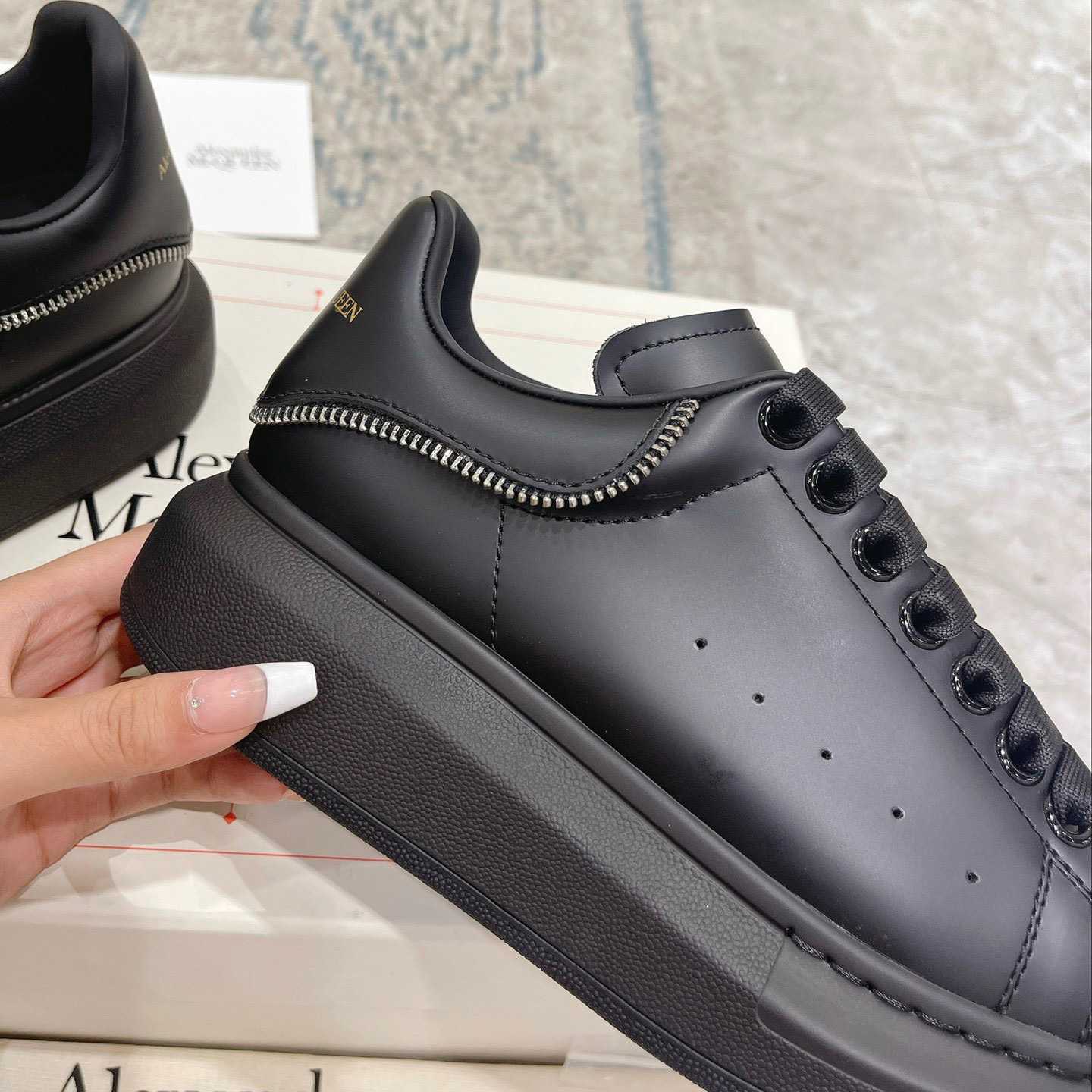 Alexander Mqueen Oversized Sneaker In Black - DesignerGu