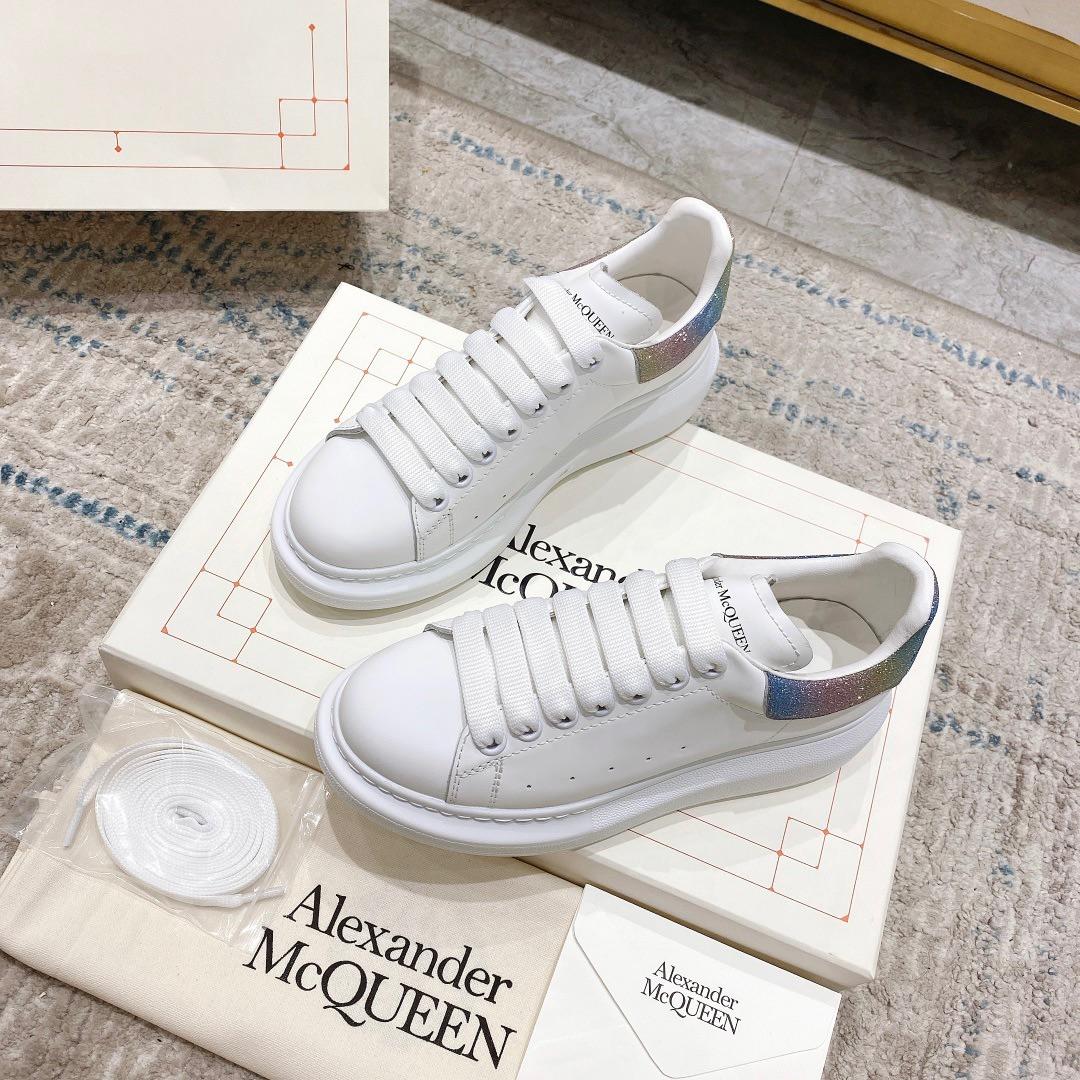 Alexander Mqueen Oversized Sneaker In White - DesignerGu