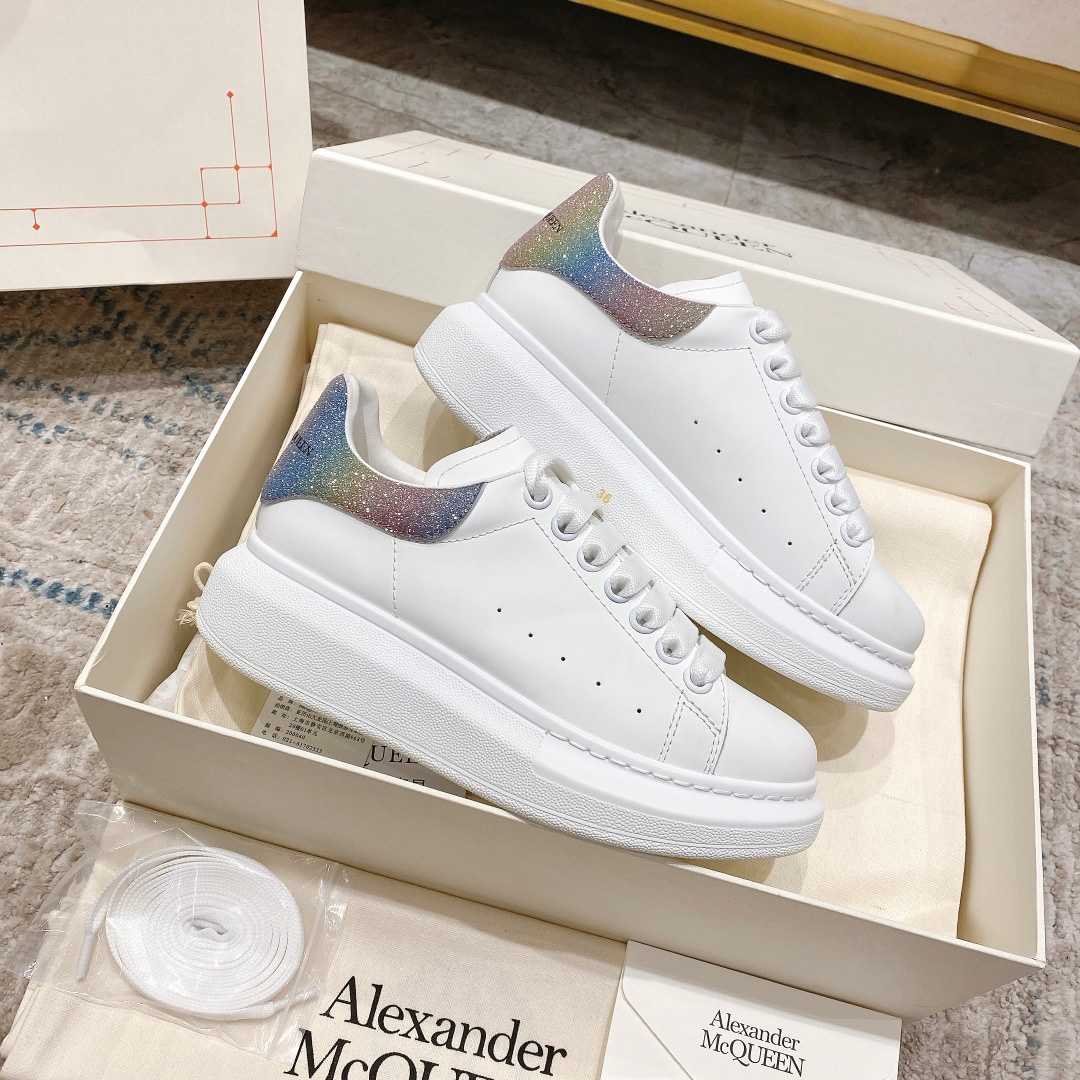 Alexander Mqueen Oversized Sneaker In White - DesignerGu