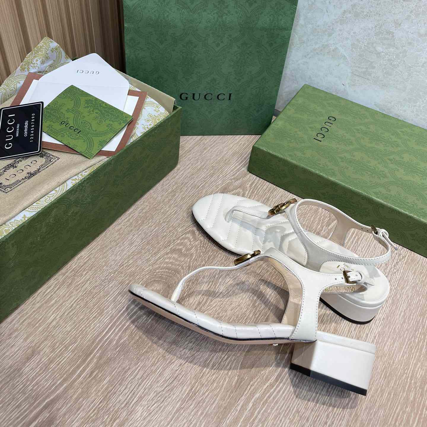 Gucci Women's Double G Sandal - DesignerGu