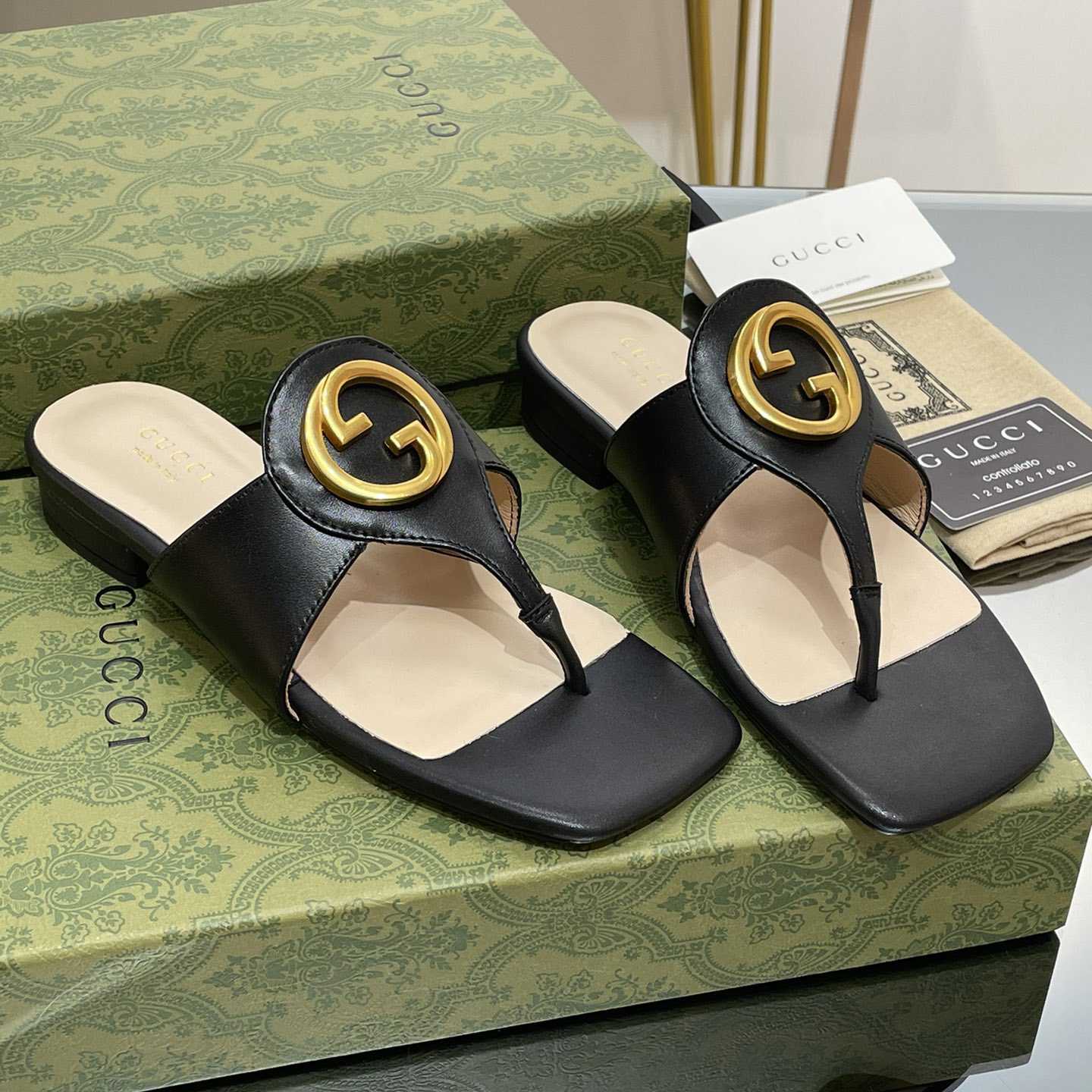 Gucci Women's Gucci Blondie Thong Sandal - DesignerGu