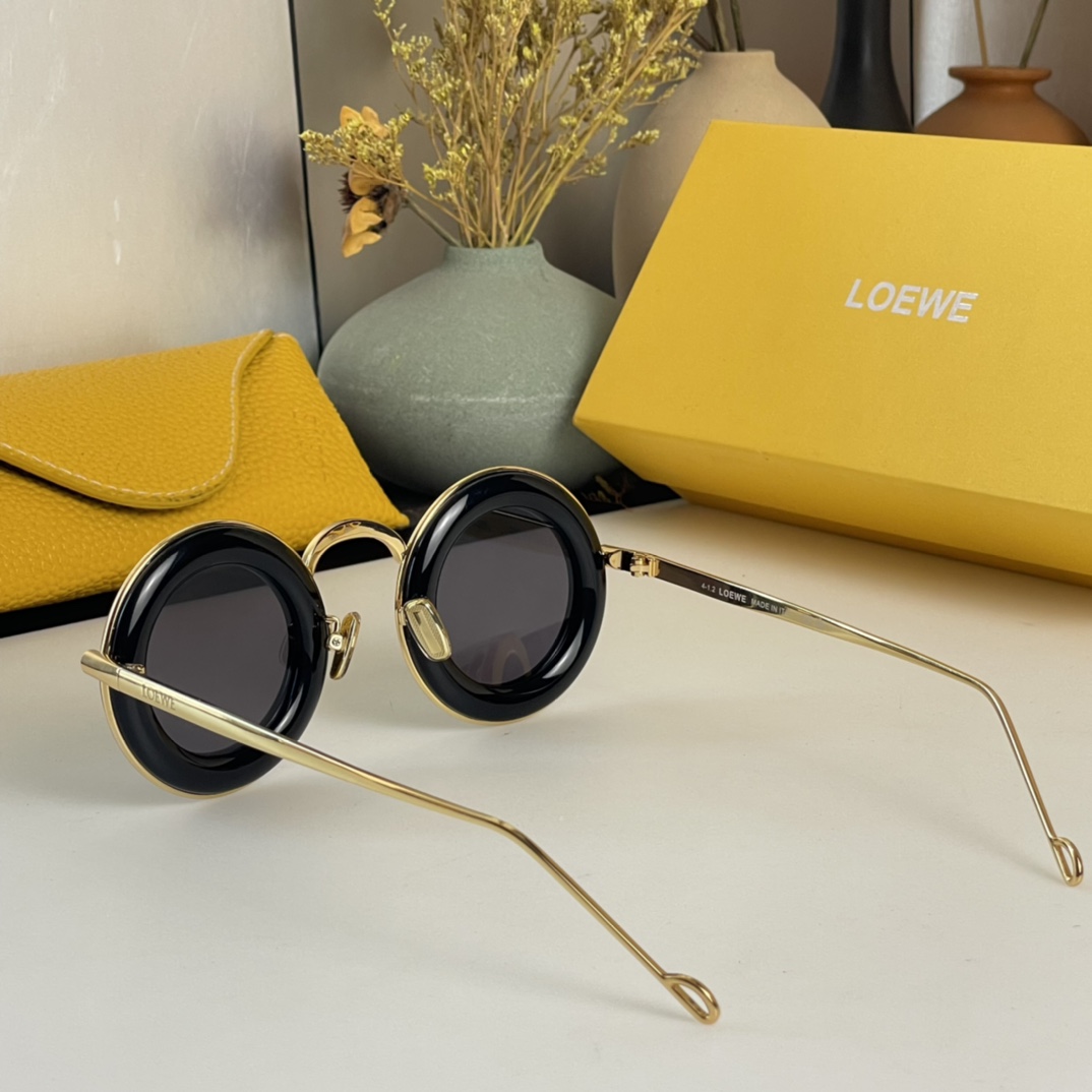 Loewe Round Sunglasses In Acetate     LW40094U - DesignerGu