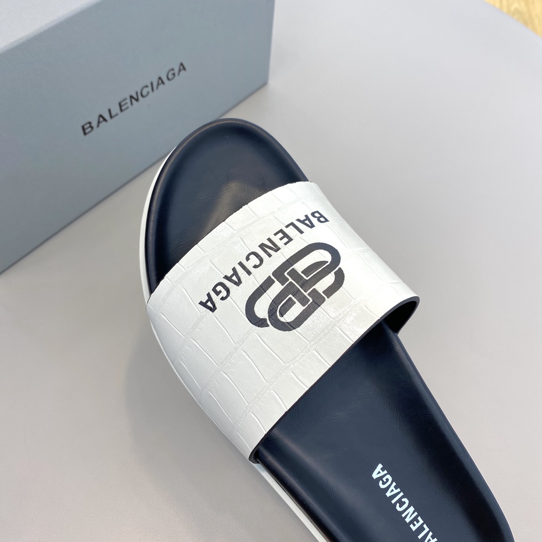 Balenciaga Pool Slide Sandal  - DesignerGu