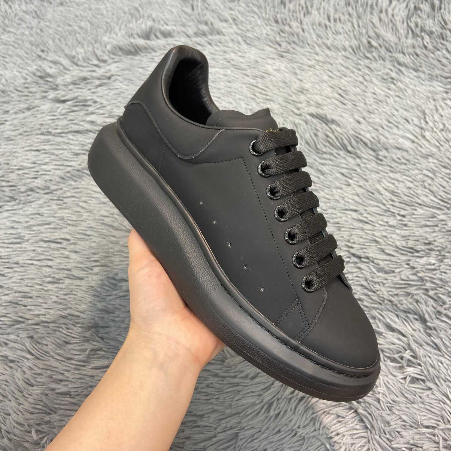 Alexander Mqueen Oversized Sneaker In Black - DesignerGu