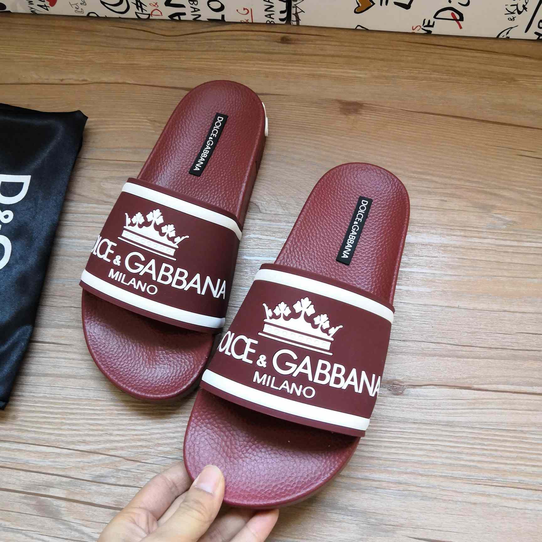 Dolce & Gabbana Logo Slides - DesignerGu