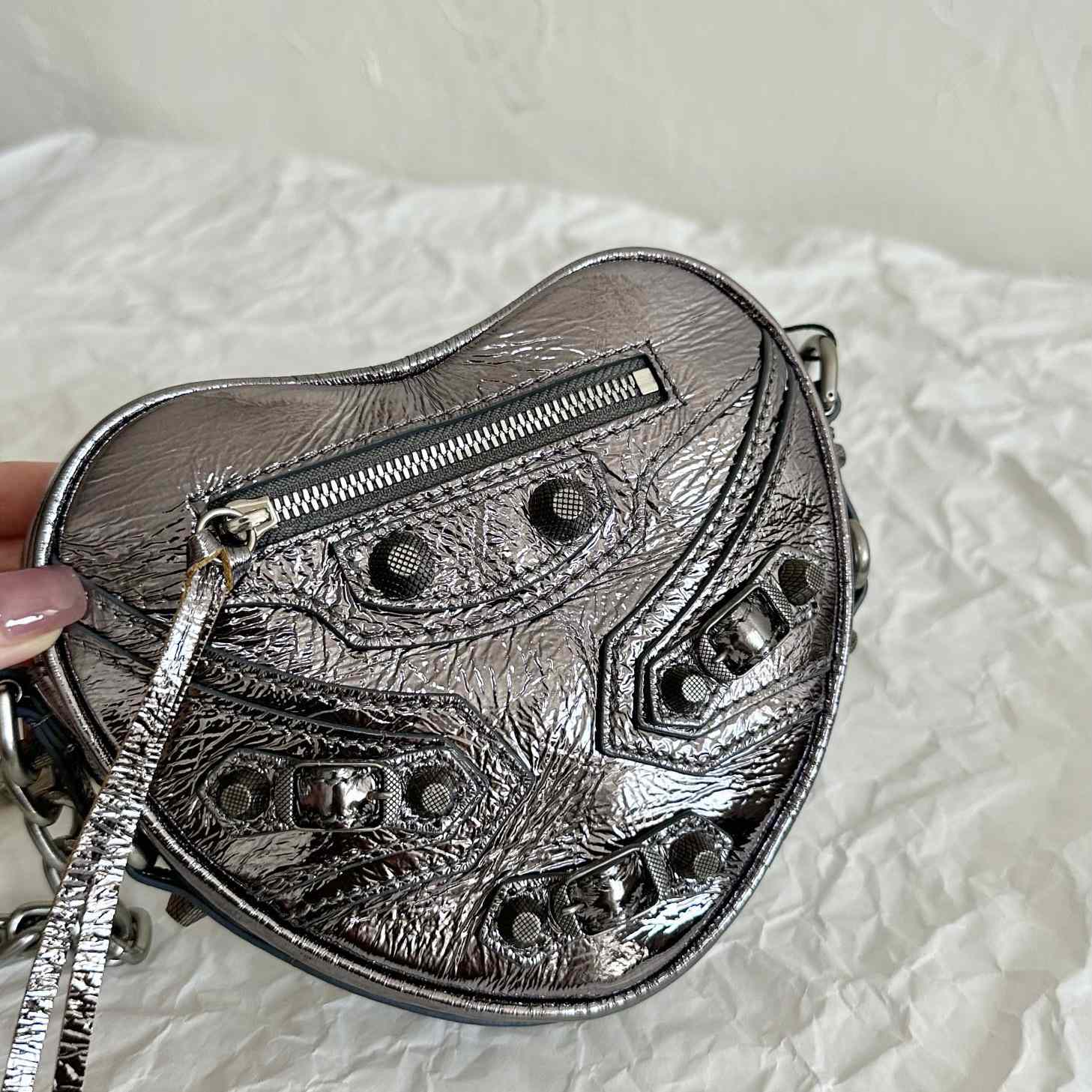 Balenciaga Le Cagole Heart Mini Bag Metallized In Silver (16-12.7-4.5cm) - DesignerGu