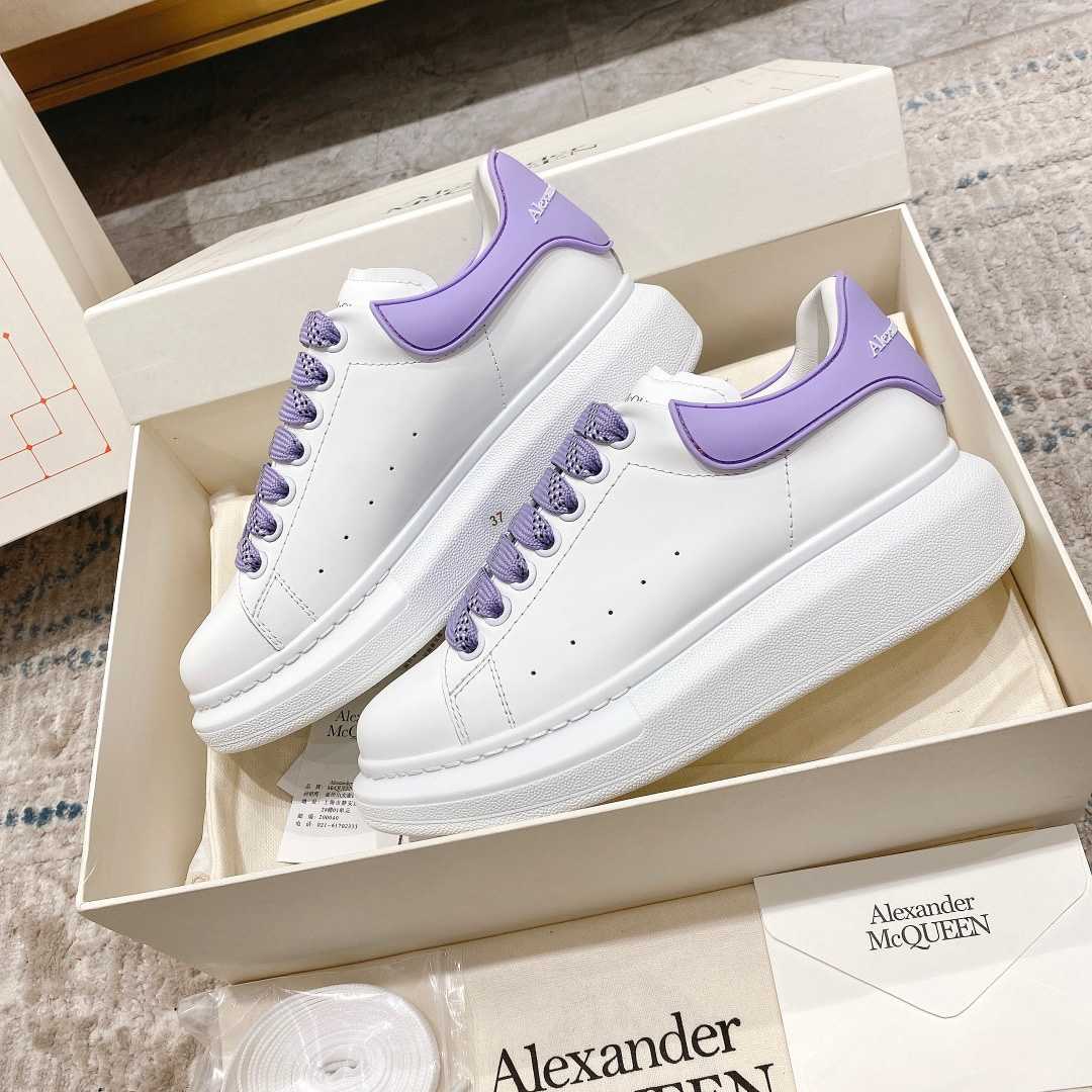 Alexander Mqueen Oversized Sneaker In White - DesignerGu