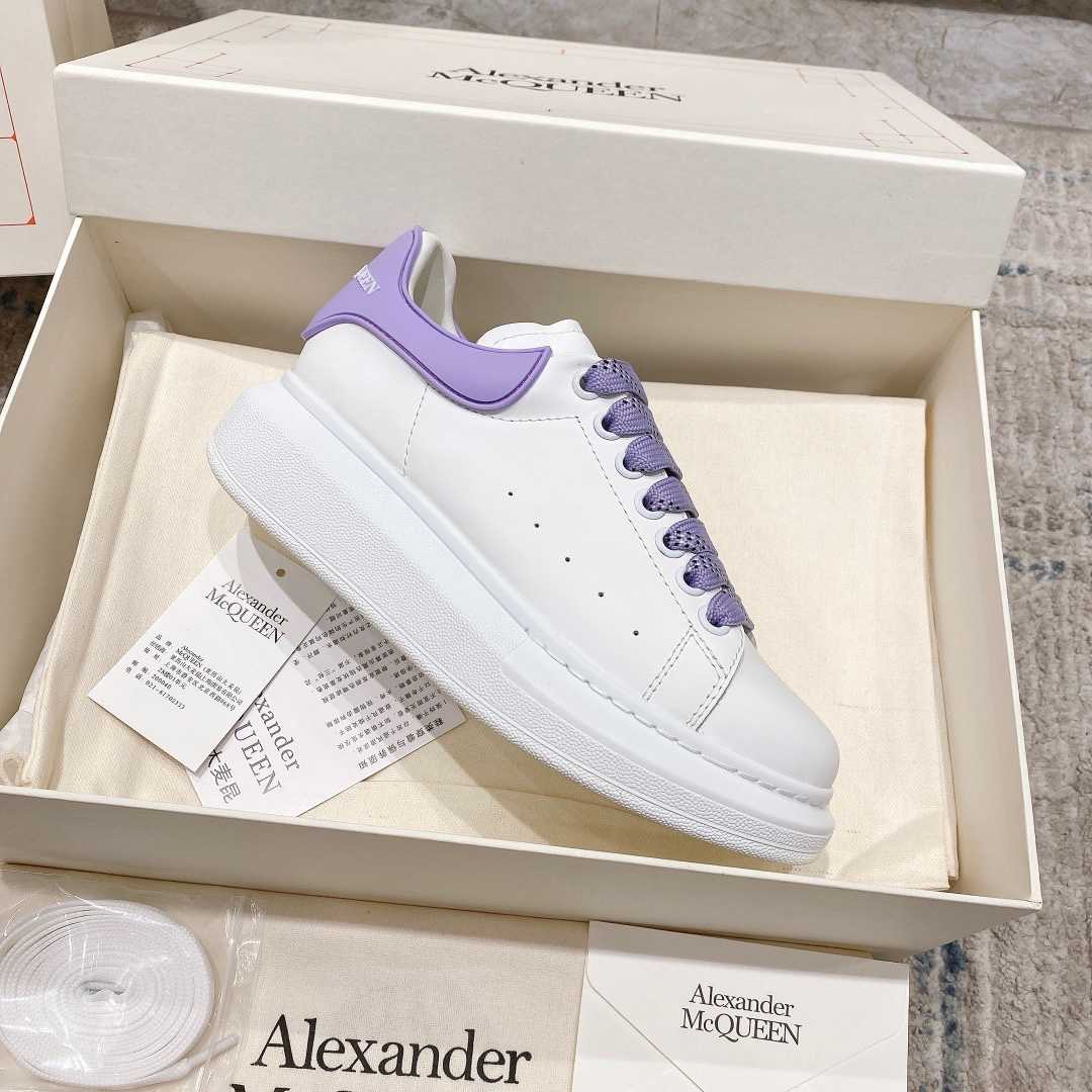 Alexander Mqueen Oversized Sneaker In White - DesignerGu