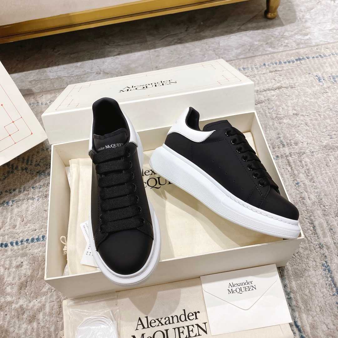 Alexander Mqueen Oversized Sneaker in Black - DesignerGu