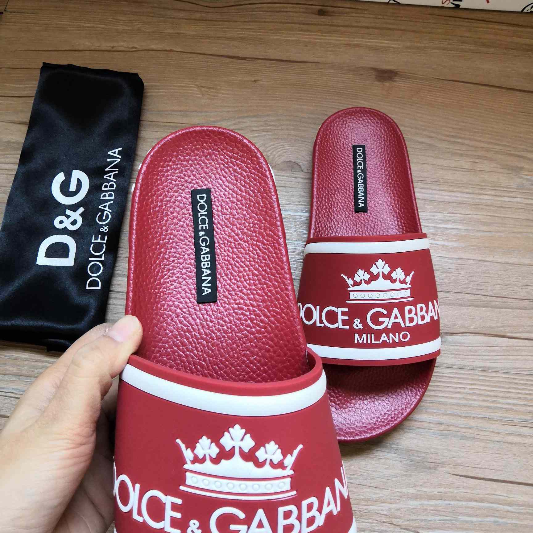 Dolce & Gabbana Logo Slides - DesignerGu