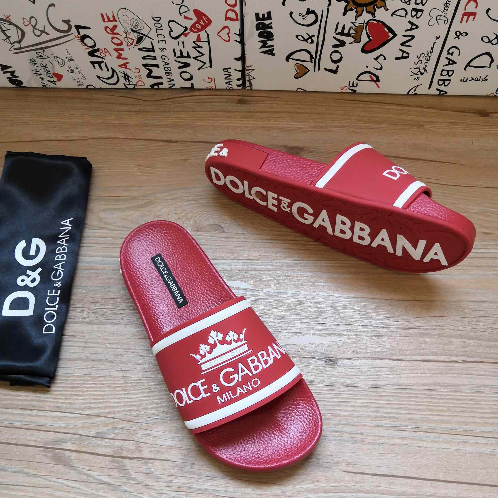 Dolce & Gabbana Logo Slides - DesignerGu